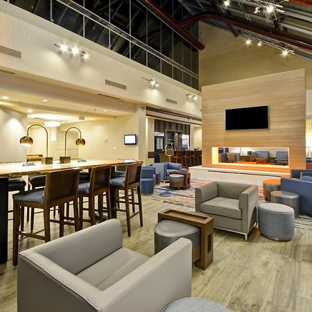 Crowne Plaza Tulsa Hotel Southern Hills Экстерьер фото