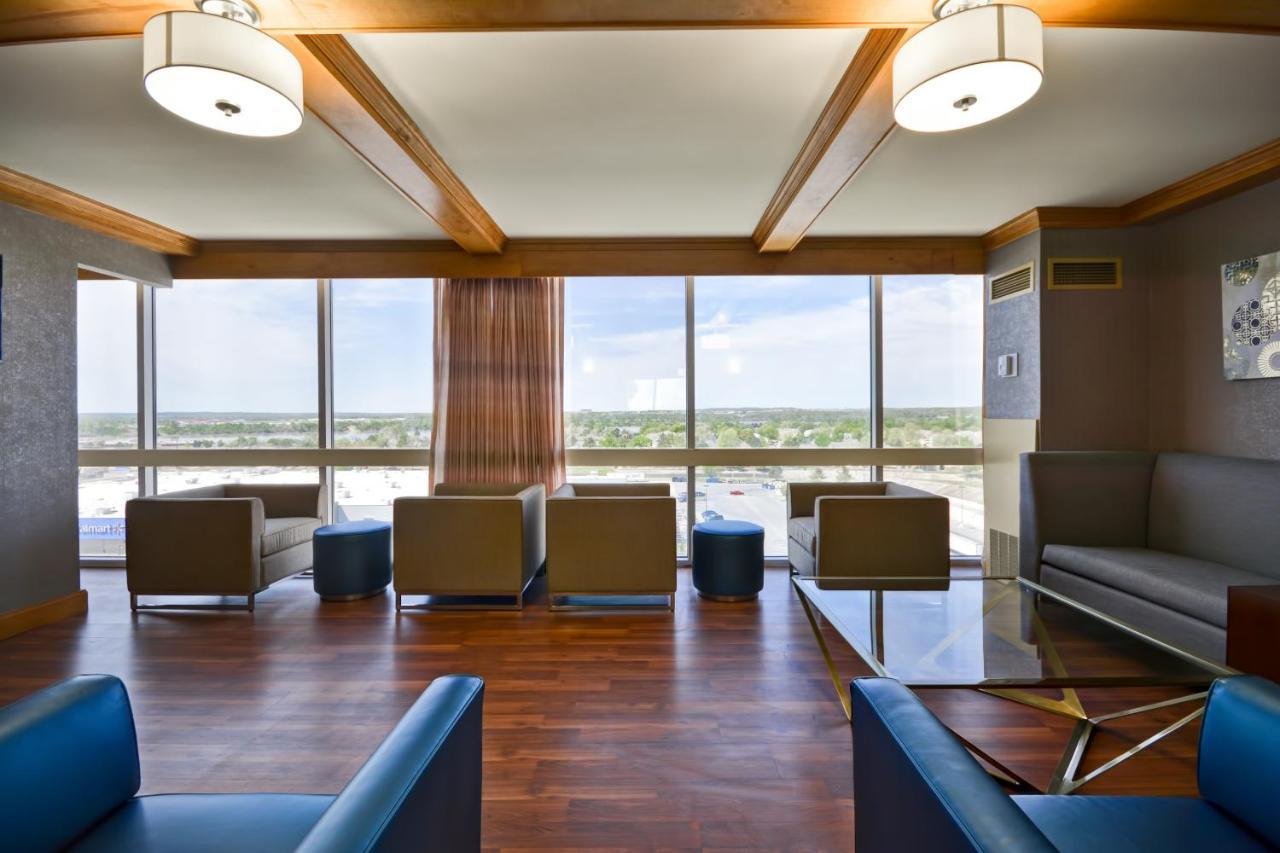 Crowne Plaza Tulsa Hotel Southern Hills Экстерьер фото