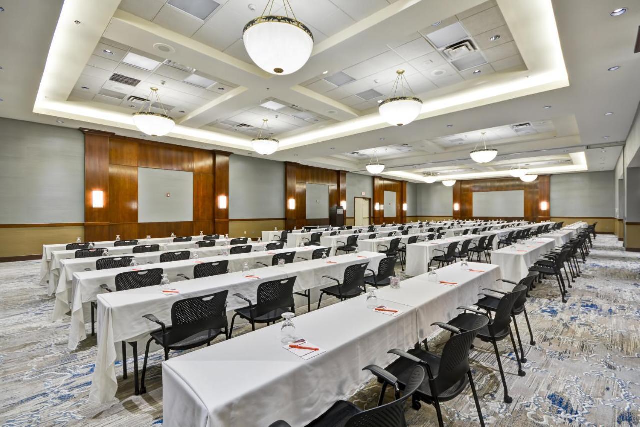 Crowne Plaza Tulsa Hotel Southern Hills Экстерьер фото