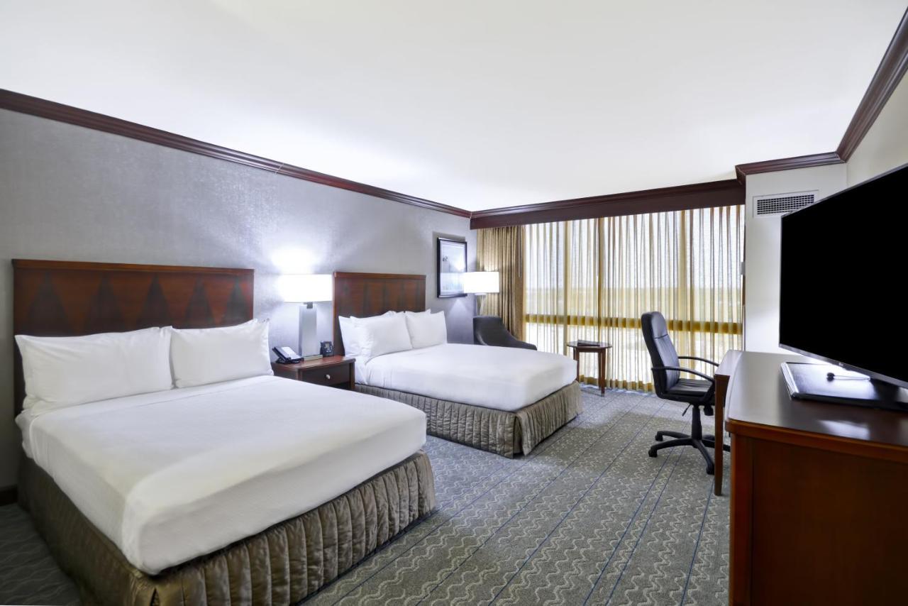 Crowne Plaza Tulsa Hotel Southern Hills Номер фото