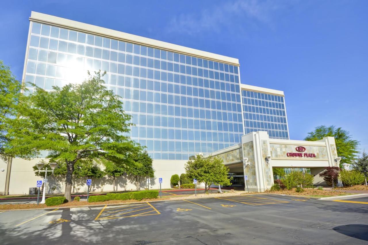 Crowne Plaza Tulsa Hotel Southern Hills Экстерьер фото