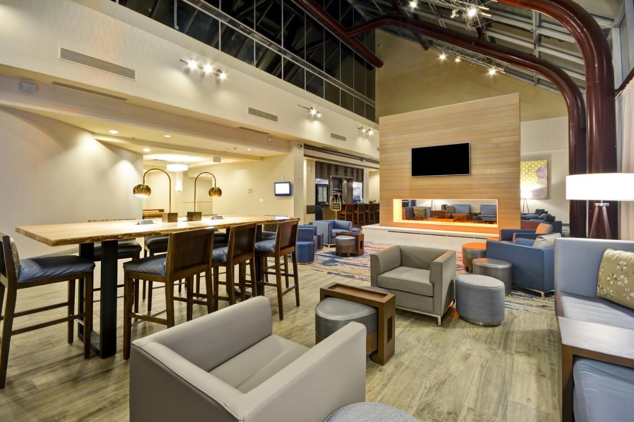 Crowne Plaza Tulsa Hotel Southern Hills Экстерьер фото
