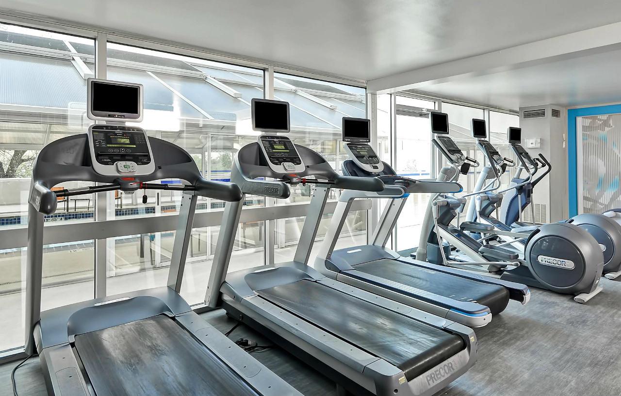 Crowne Plaza Tulsa Hotel Southern Hills Экстерьер фото